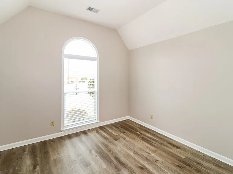 9355 Helmsley Dr — Photo 14