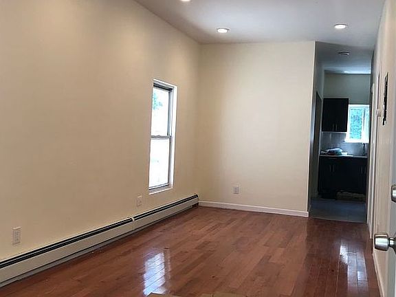 3rd image of 18 Laurel Ave