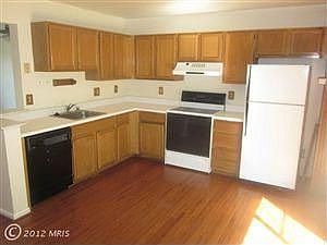 3rd image of 1952 Winslow Ct