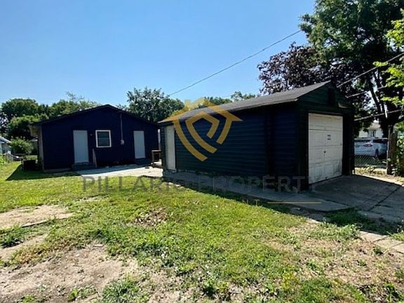 2nd image of 3634 Graceland Ave