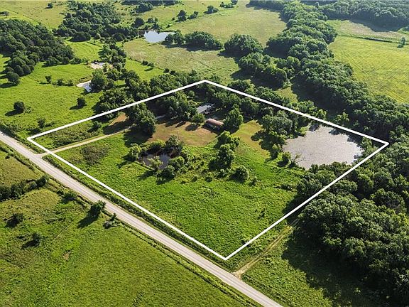 2nd image of 599 Kanza Rd