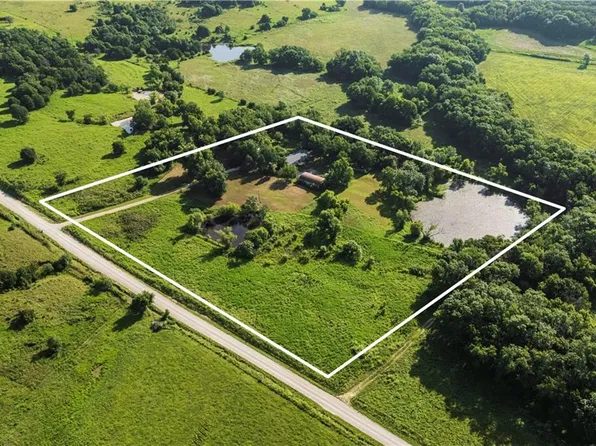 599 Kanza Rd, Yates Center, KS 66783
