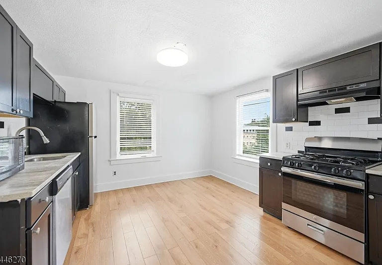 98 Maple Ave #A — Photo 11