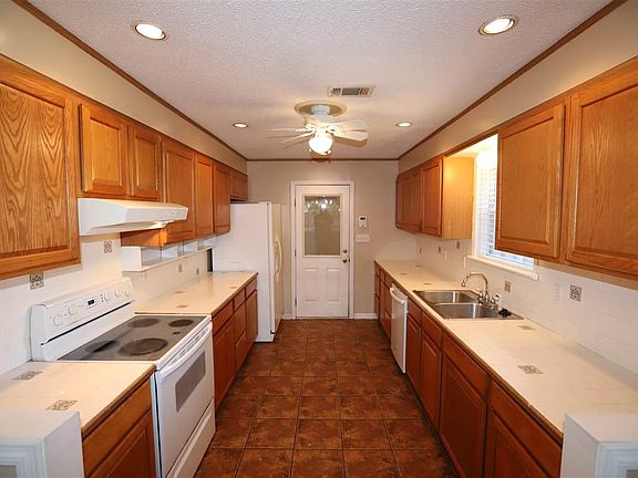 5th image of 6913 Kitty Hawk Dr
