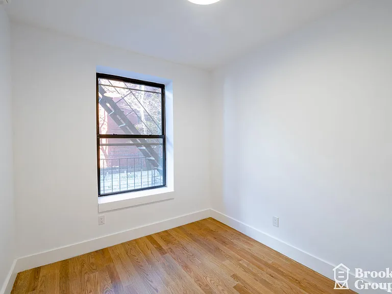 435 De Kalb Ave #4R — Photo 12