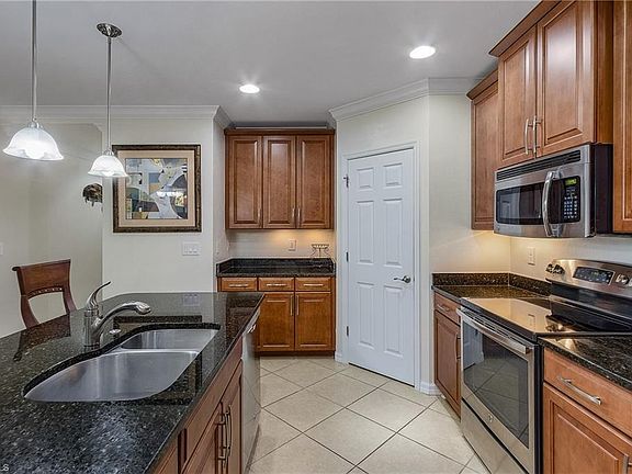 5th image of 23560 Alamanda Dr Unit 101