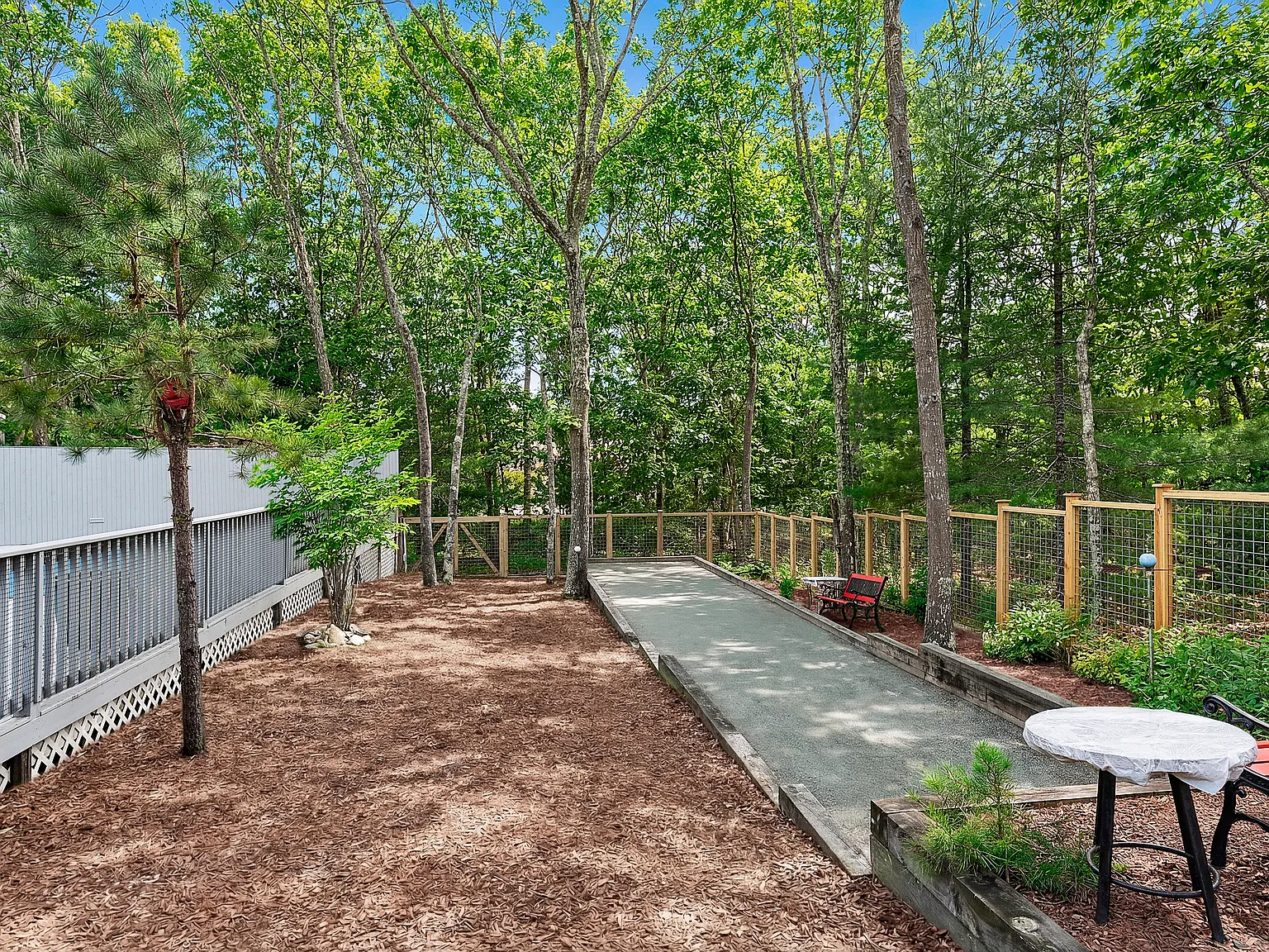 Great Location, Wainscott — Photo 3