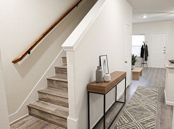4th image of 802 S 5th St #1-2-3
