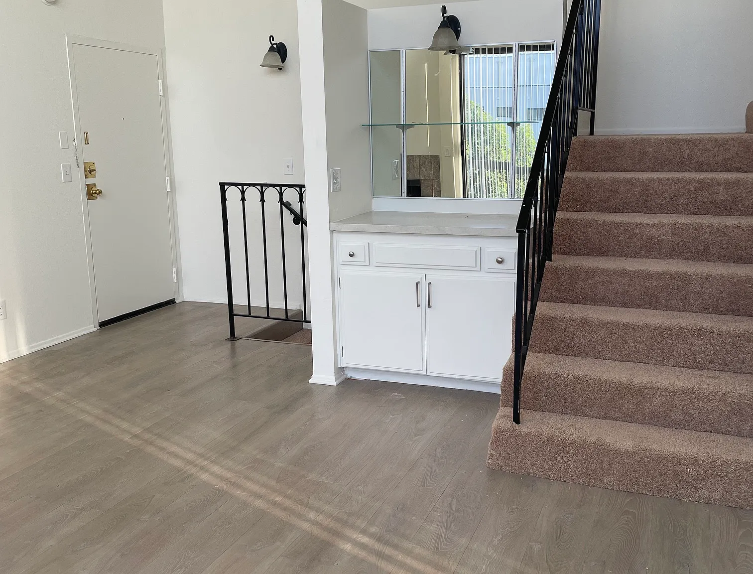 3 bed, 1900 sqft, $4,495 — Photo 4