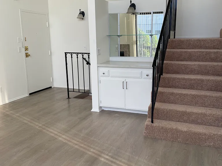 10715 Missouri Ave #304 — Photo 4