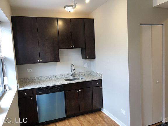 4th image of 4815 N Christiana Ave APT 2E