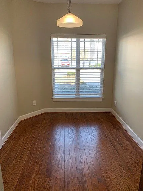 3 bed, 2.5 bath, 1912 sqft, $1,950 — Photo 3