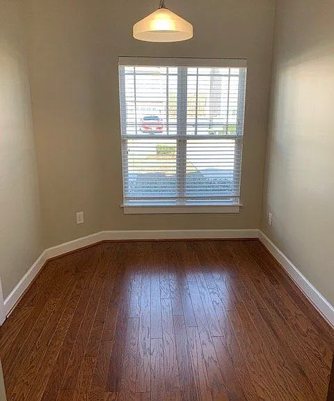 1801 Fox Den Way — Photo 3