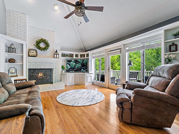 2nd image of 42W178 Retreat Ct
