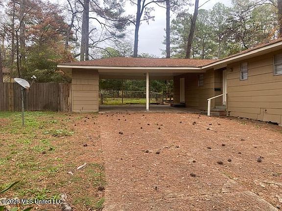 2nd image of 1910 Catalina Dr