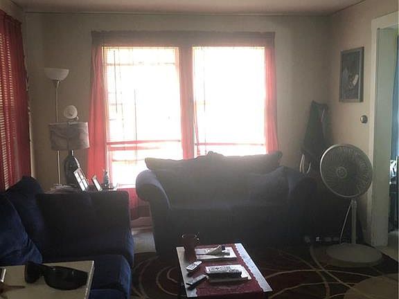 3rd image of 28 Bush Ave