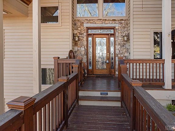 5th image of 276 Deer Crest Dr