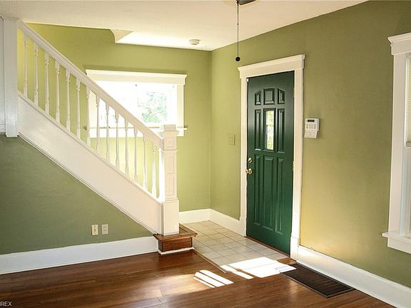 2nd image of 275 Harwood St