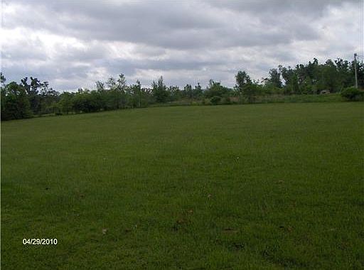 1st image of W Wedington Dr