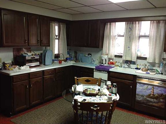 4th image of 304 Bryant St