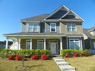 18 Lakeside Dr, Port Wentworth, GA 31407