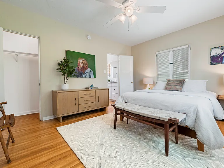 3521 E 2nd St #1 — Photo 17