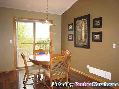 4th image of 275 Berkshire Ln N