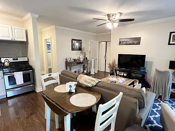 5th image of 2129 N Dayton St #211