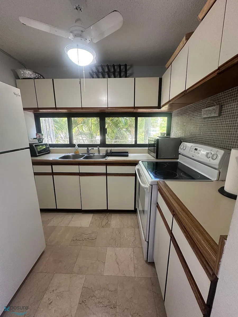 Building Photo - 1367 Calle Wilson #203