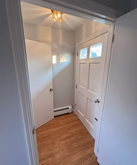 Private entrance with entry closet