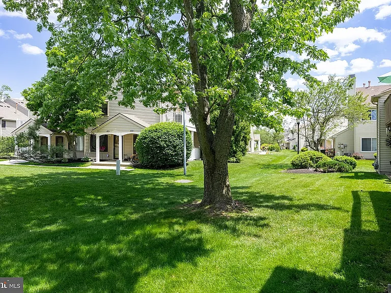 71 Sandra Rd — Photo 13