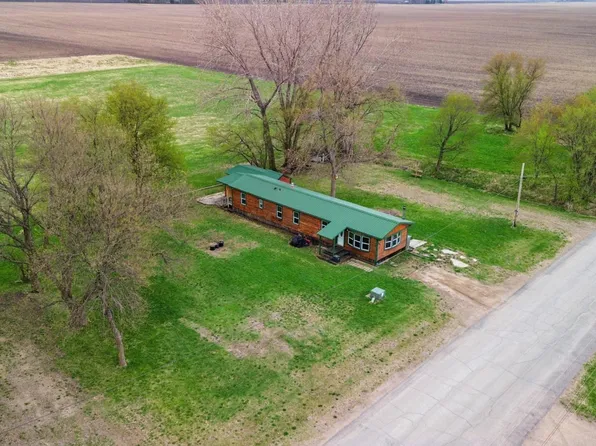 101 Bowman St, Stewart, MN 55385