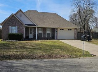 901 S Dogwood St, Sallisaw, OK 74955
