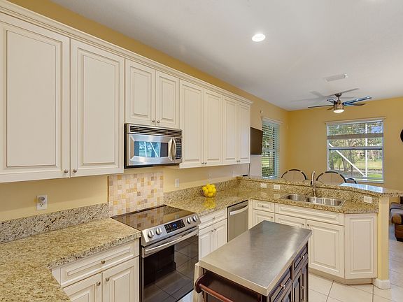 5th image of 645 Kenwood Dr SW