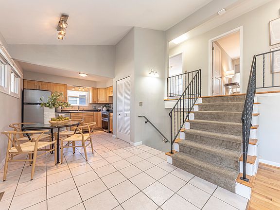3rd image of 1400 Saunders Cres