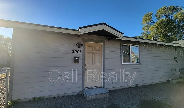 3001 E 4th Ave — Photo 2