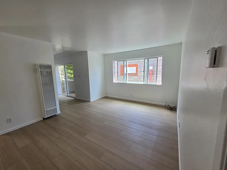 2126 California St #4 — Photo 2