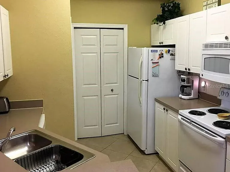 5134 Northridge Rd #304 — Photo 8