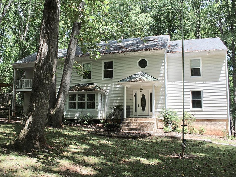 1st image of 108 Forest Oaks Dr
