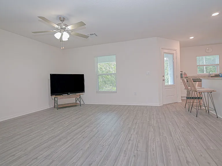 695 Bay Leaf Dr #MAIN — Photo 8