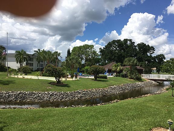 4th image of 315 Saint Andrews Blvd APT D25