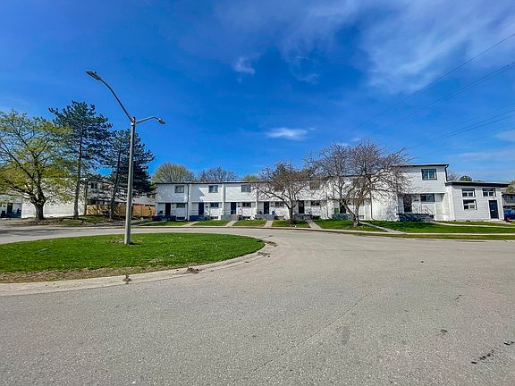3rd image of 519 Sunnydale Pl