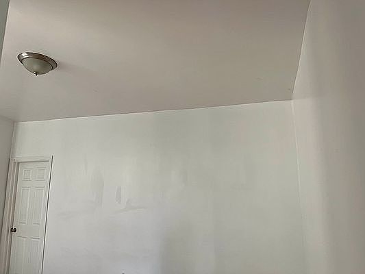 4th image of 327 E 108th St #5D