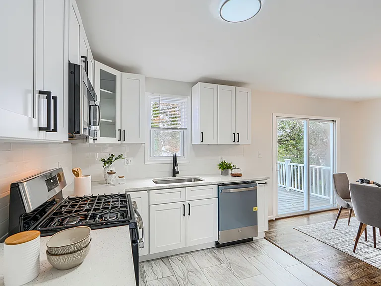 5845 Westwood Ave — Photo 9