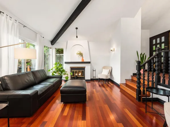 1128 Fraserview St, Pt Coquitlam, BC V3C 5H1