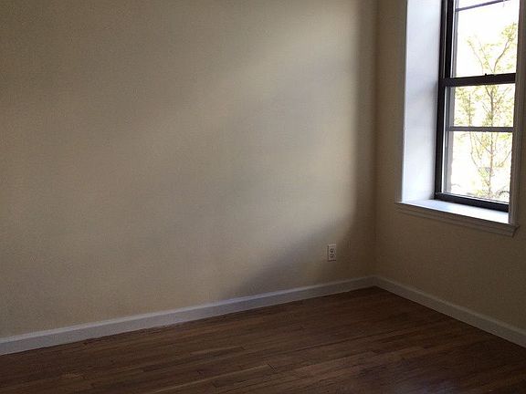 5th image of 3706 69th St APT 5H