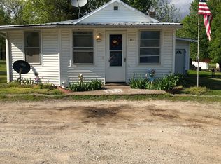 901 Walnut St, Keithsburg, IL 61442