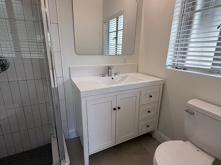 1324 Catalpa Ln — Photo 15