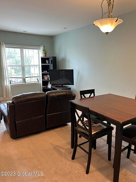 5th image of 73 Saratoga Rd. Road #14