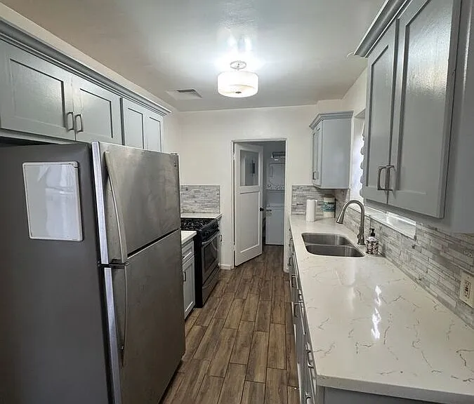 3134 W 43rd Pl — Photo 11